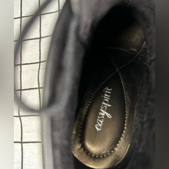 Black leather heeled boot - Picture 3 of 3